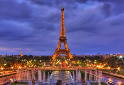 Парижде Эйфель мұнарасының 130 жылдығы атап өтілді  
