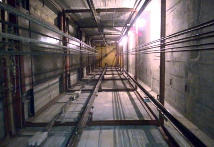 ​Алматыда лифті шахтасына құлаған жігіт оқиғаның қалай болғанын айтып берді 