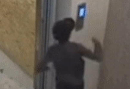 Ақтауда лифтті сындыруға тырысқан балалар видеоға түсіп қалды