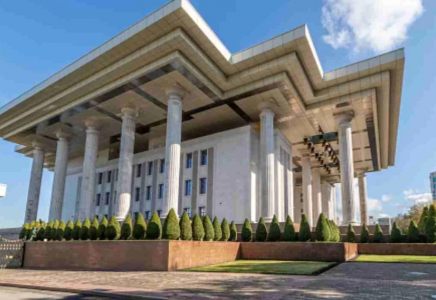 Назарбаев қоры Алматыдағы ғимаратын президент әкімшілігіне берді