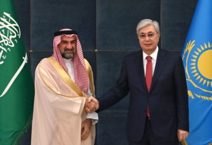 Президент Сауд Арабиясының Мемлекеттік инвестициялық қорын (PIF) басқарушы Ясир Әл-Румайянмен кездесті