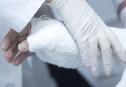 Астанада сегізінші сынып оқушысы мектеп терезесінен секіріп кеткен