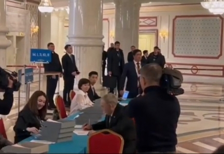 Нұрсұлтан Назарбаев Наурыз мерекесімен құттықтап бата берді