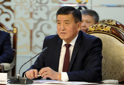 Қырғызстан президенті Арыстағы жарылыстардан қаза болғандардың отбасыларына көңіл айтты