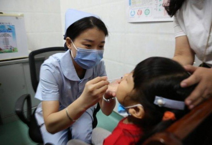 Қытайда алғаш рет мұрынға шашатын спрей түріндегі тұмауға қарсы вакцина жасалды 
