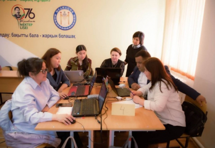 2025 жылдың соңына дейін тағы 30 мыңнан астам педагог біліктілік арттыру курстарынан өтеді
