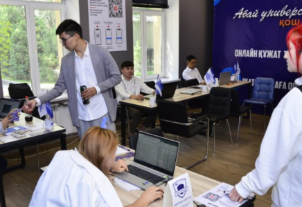 ҚазҰПУ жатақханадағы орын тапшылығына қатысты видеоға пікір білдірді