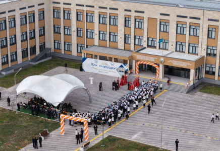 РЕСПУБЛИКА КҮНІ: Түркістан облысында тағы бір мектеп ашылды