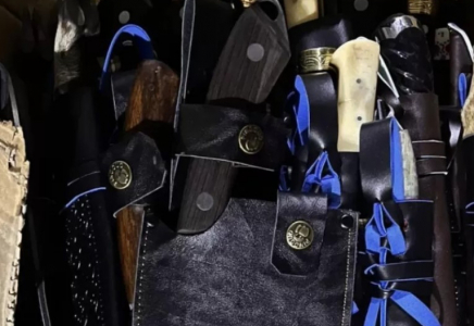 Батыс Қазақстандағы шекарада 4 мың пышақты заңсыз өтпек болған