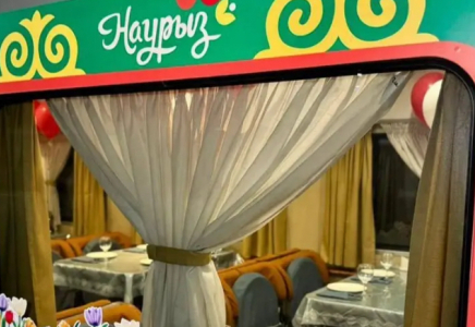 Ұлттық нақышта безендірілген пойыздар жолға шықты