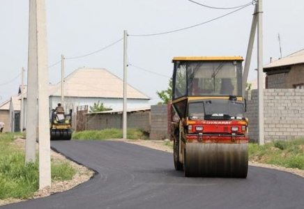 ТҮРКІСТАН: Арыстағы ауылдарда асфальт төселіп жатыр