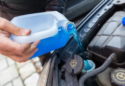 Қыста терезе жууға арналған сұйықтықтың ҚАЙСЫСЫН ҚОЛДАНҒАН ДҰРЫС?