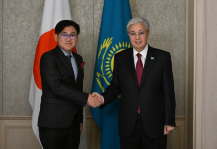 Қасым-Жомарт Тоқаев Rakuten Group компаниясының басшысы Хироши Микитаниді қабылдады