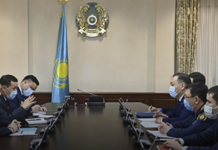 Тоғжанов «Аманат» тәуелсіз комиссиясының өкілдерімен кездесті 