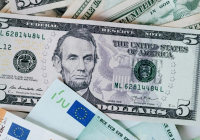 ​Өзбекстанда доллар бағамы құлдырады