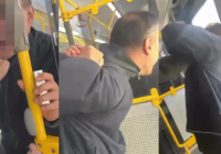 Алматыда жолаушылар автобуста қызға тиіспек болған ер адамды ұстады