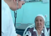 Шымкентте 106 жастағы кейуана инсульттен кейін қайта оңалды