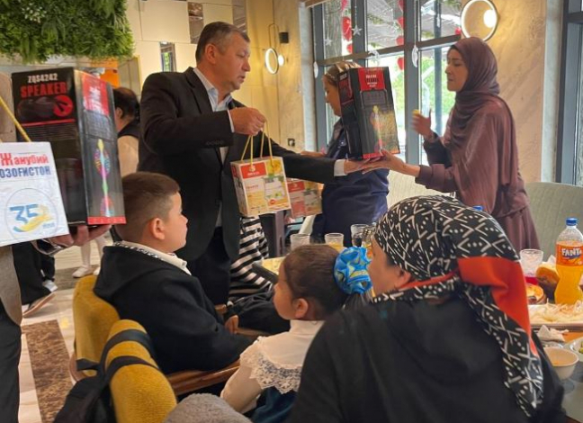 ТҮРКІСТАН: «Жанубий Қозоғистон» газеті ерекше балаларға қуаныш сыйлады