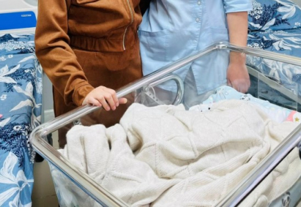 ​Шымкенттік дәрігерлердің 75 күн күресіп 700 грамм салмақтағы сәби аман қалды