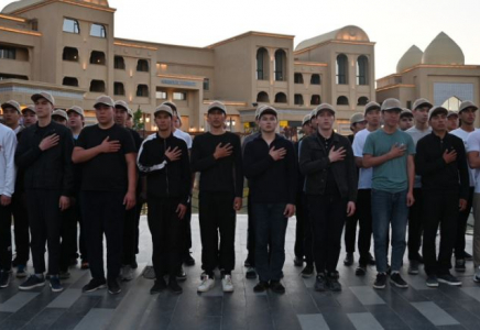 Түркістандық жастар Алматыға әскерге аттанды