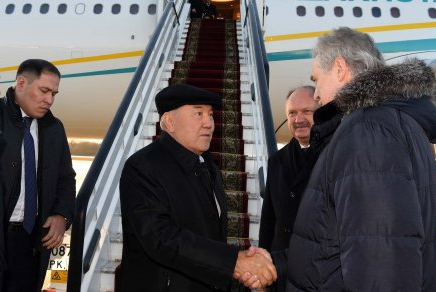 Назарбаев жұмыс сапарымен Санкт-Петербургке барды 