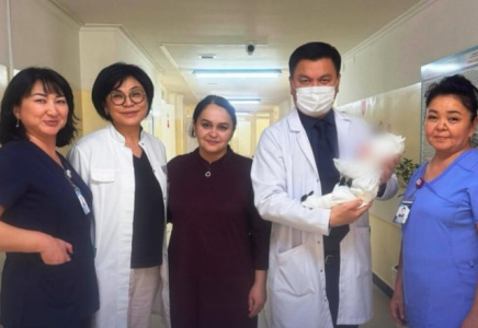 Шымкентте дәрігерлер шала туылған нәрестені аман алып қалды