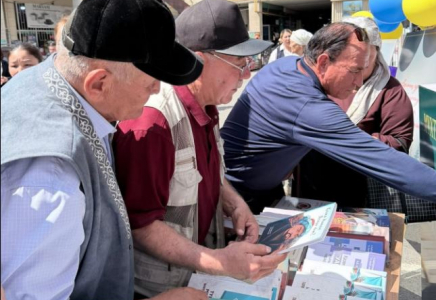 Ұлттық кітап күні: Түркістанда кітаптар тегін таратылды