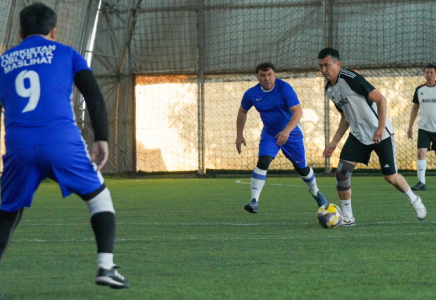 Түркістанда депутаттар арасындағы кіші футбол біріншілігі басталды