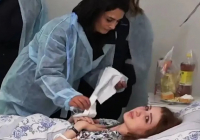 Ақтаудағы ұшақ апаты: тірі қалған бортсерік бір жылдан кейін жұмысына қайта оралды (ВИДЕО)