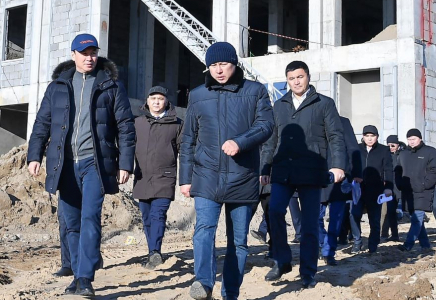 Дархан Сатыбалды Түркістан мен Саурандағы нысандарды аралады