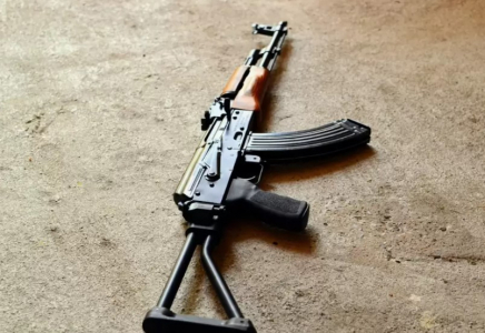 Үйдегі мылтықпен абайсызда аяғын атқан бүлдіршіннің әкесі сотталды