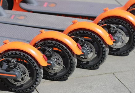 Электросамокат көлік құралына теңестіріледі – негізгі өзгерістер талқыланды