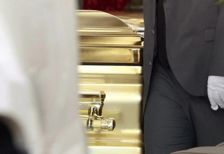 Мексикада есірткі картелінің басшысы алтын табытпен жерленді