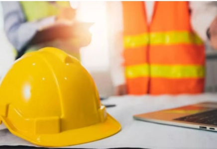 Ақсу зауытында металл ұсақтау кезінде жұмысшы көз жұмды