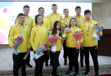 ​Жасөспірімдер Олимпиадасының жеңімпаздарына $10 000 сыйақы берілді
