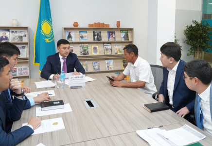 ТҮРКІСТАН: Аппарат басшысы тұрғындардың өтініштерін тыңдады