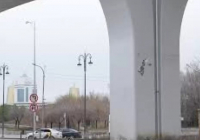 Жаңа сырланған бояуы түсіп жатыр: Астанадағы LRT тағы да дауға қалды