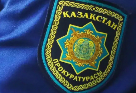 Павлодарда прокуратура қызметкері алаяқтық жасады деген күдікке ілінді