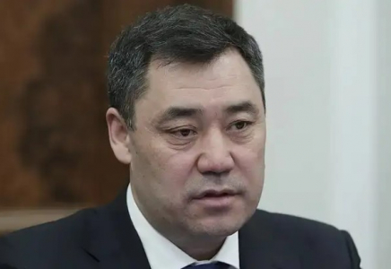 Садыр Жапаров өзіне сыйлық беруге тыйым салды