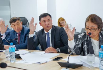 ТҮРКІСТАН: Білім беру ұйымдарының директорлары тікелей эфирде тағайындалды