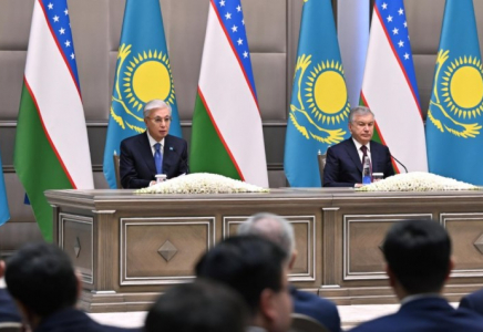 Қазақстан мен Өзбекстан президенттері БАҚ өкілдеріне арналған брифинг өткізді