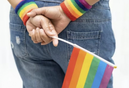 ЛГБТ-ны насихаттауға тыйым салу туралы заң: Қазақстандықтар қандай әрекеті үшін жазаланады