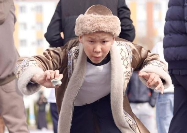 Түркістанда бір мезетте мыңнан аса бала асық ойнап,тарихи нәтиже тіркелді