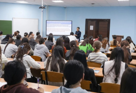 Елімізде 10 мыңға жуық Үндістан студенті білім алып жатыр