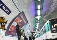 Париж метросында ер адам пышақпен шабуыл жасап, үш әйелді жарақаттады