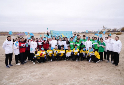 Қызылордалық оқушылар «Суды үнемде – болашақты сақта!» акциясы аясында жағалаудан 120 келі қоқыс жинады