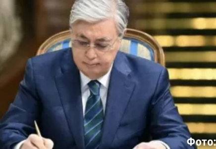 Президент жетім балалардың қауіпсіздігі мен құқықтарын күшейтетін заңға қол қойды