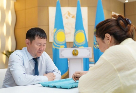 ТҮРКІСТАН: БАҚ өкілдері арасында ұлттық спорт түрлерінен жарыс өтті