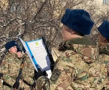 Түркістанда сарбаздар Отан алдында әскери ант берді