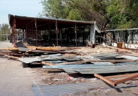 Шымкентте №26 мектеп-гимназия маңындағы заңсыз құрылыс нысандарын бұзу жұмыстары басталды 